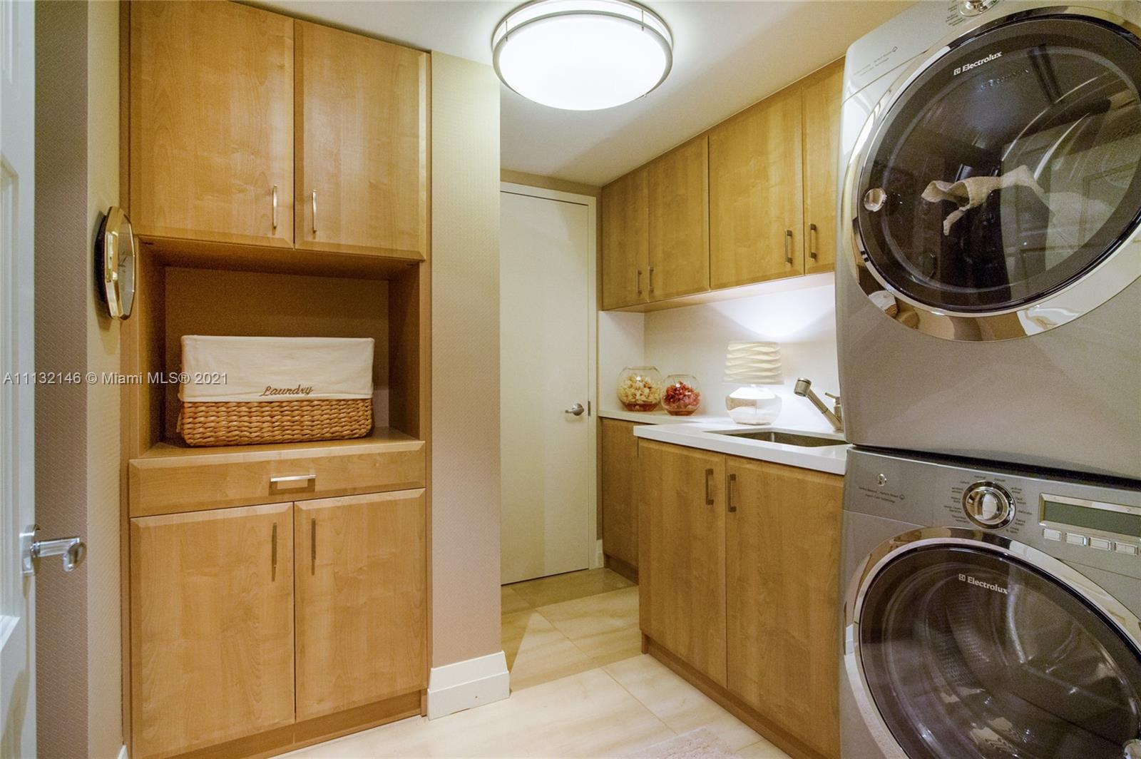 LAS OLAS RIVER HOUSE COND - Residential