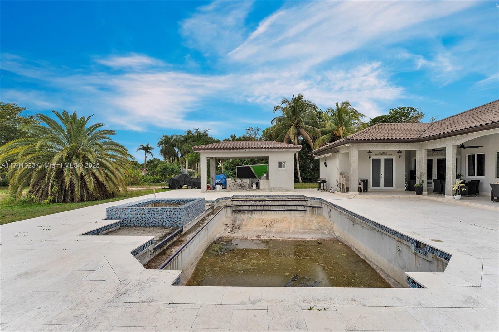 EVERGLADES SUGAR & LAND C - Residential