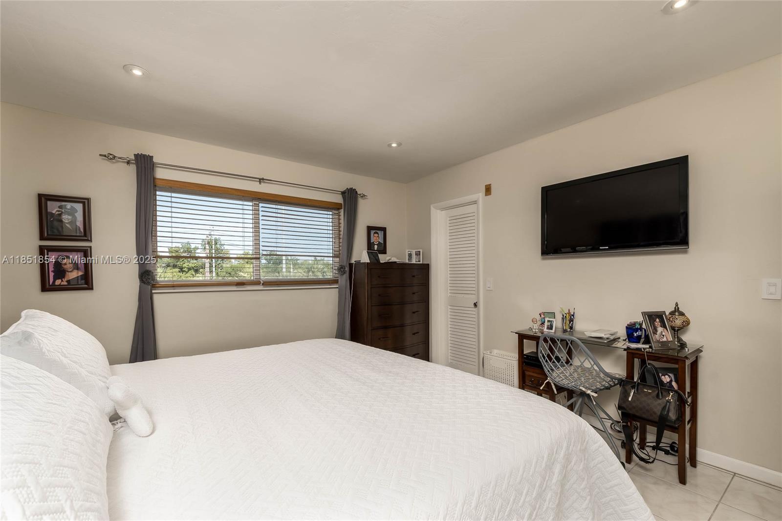 PARADISE VILLAS CONDO - Residential