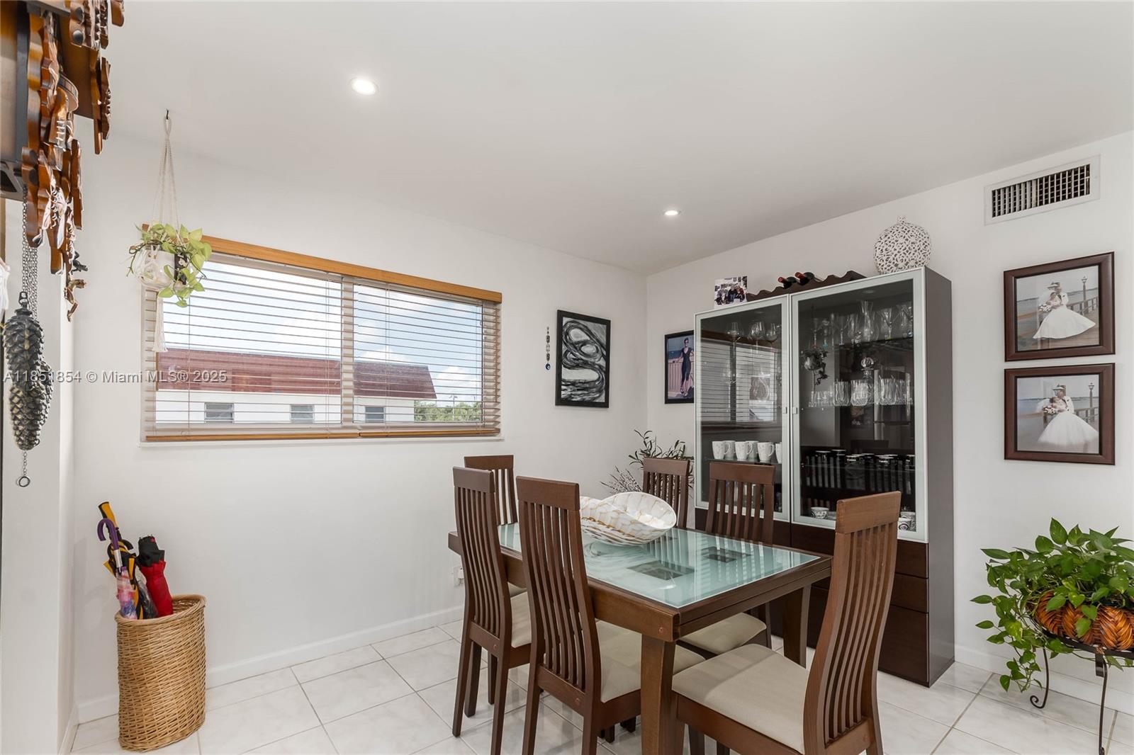 PARADISE VILLAS CONDO - Residential