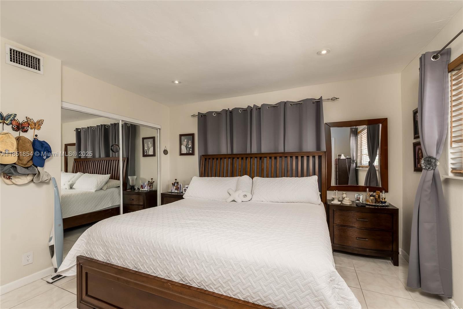 PARADISE VILLAS CONDO - Residential