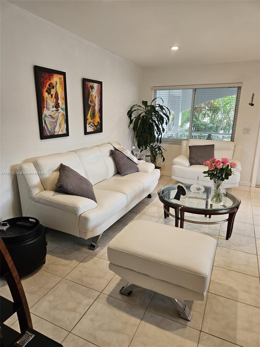 581 Blue Heron Dr 301-B