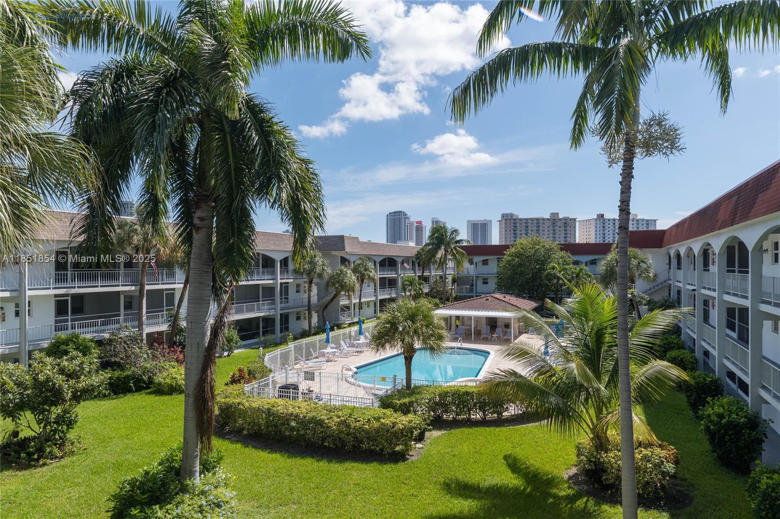 PARADISE VILLAS CONDO - Residential