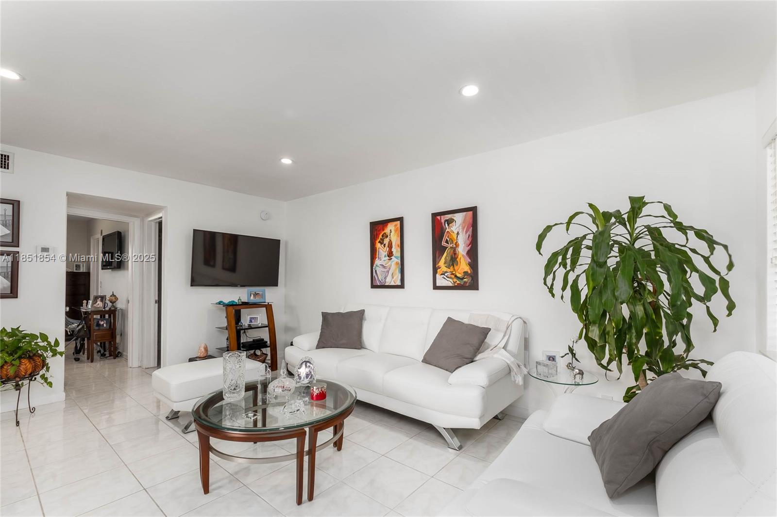 PARADISE VILLAS CONDO - Residential