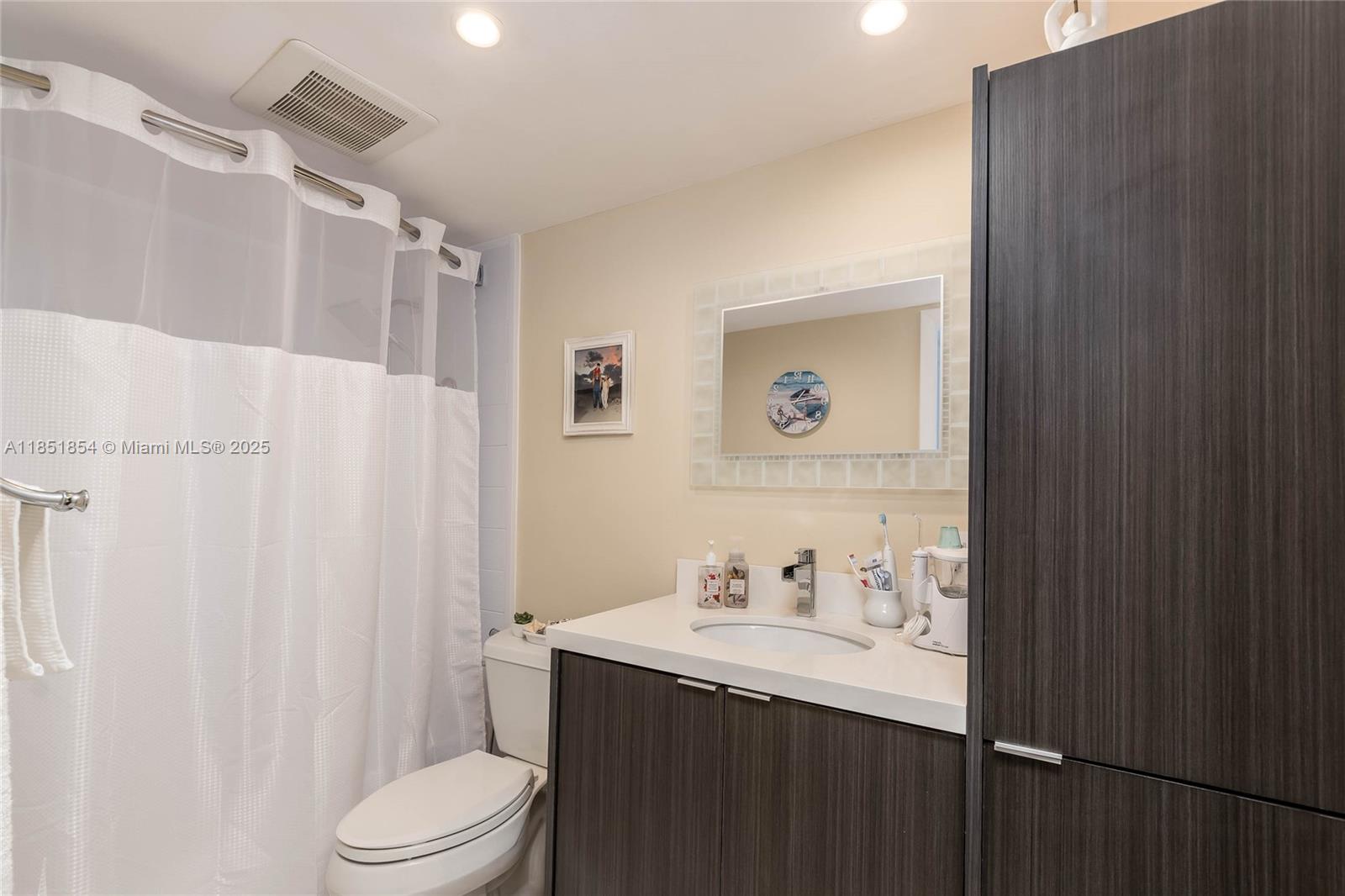 PARADISE VILLAS CONDO - Residential