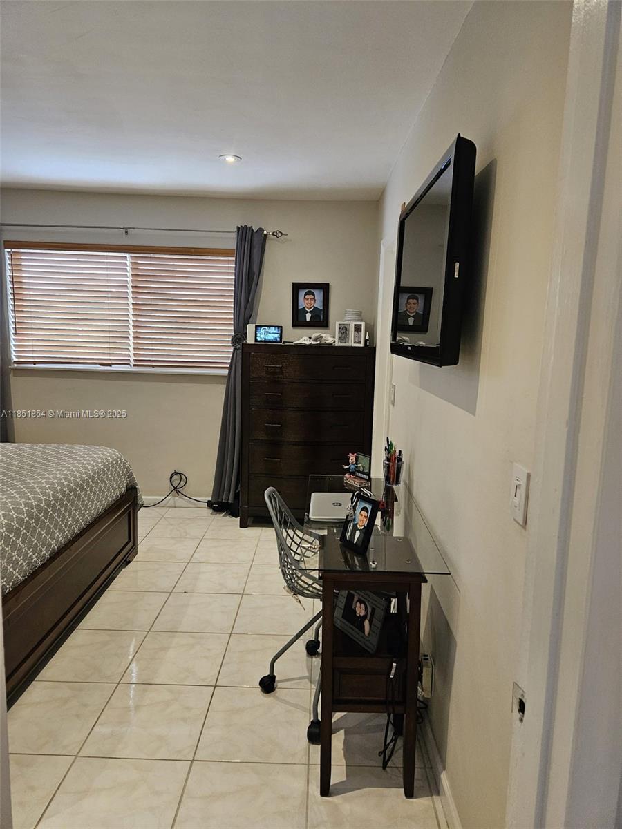 581 Blue Heron Dr 301-B