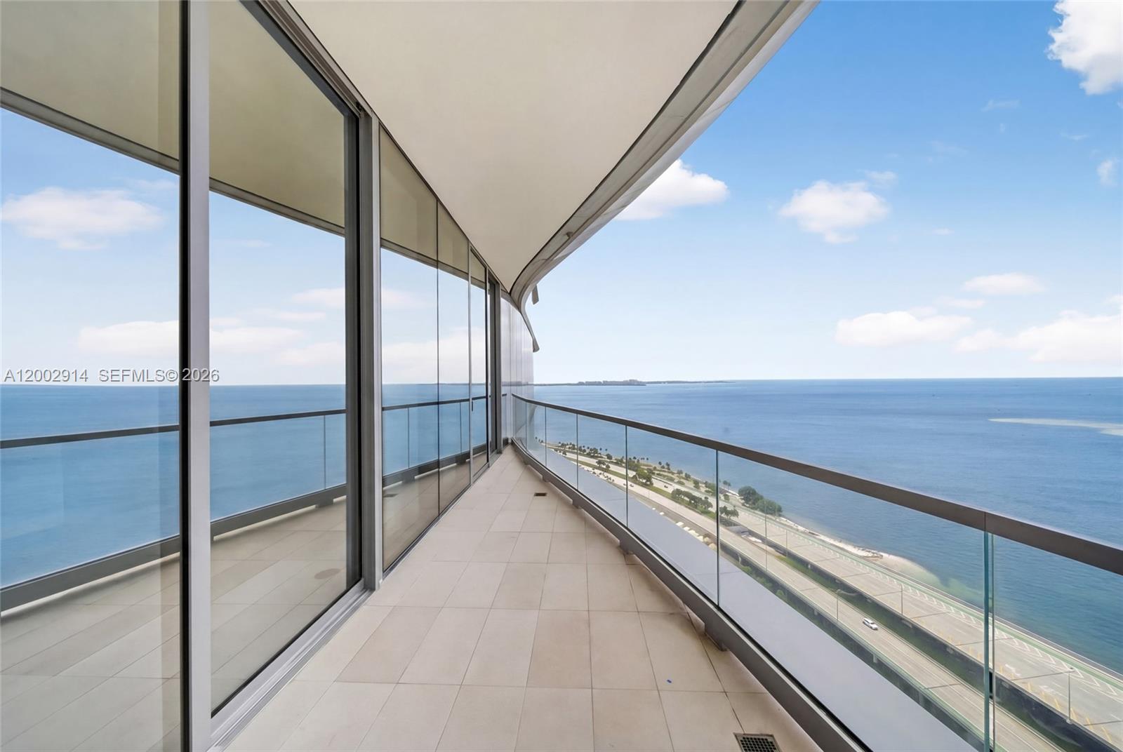 Una Residences - Residential