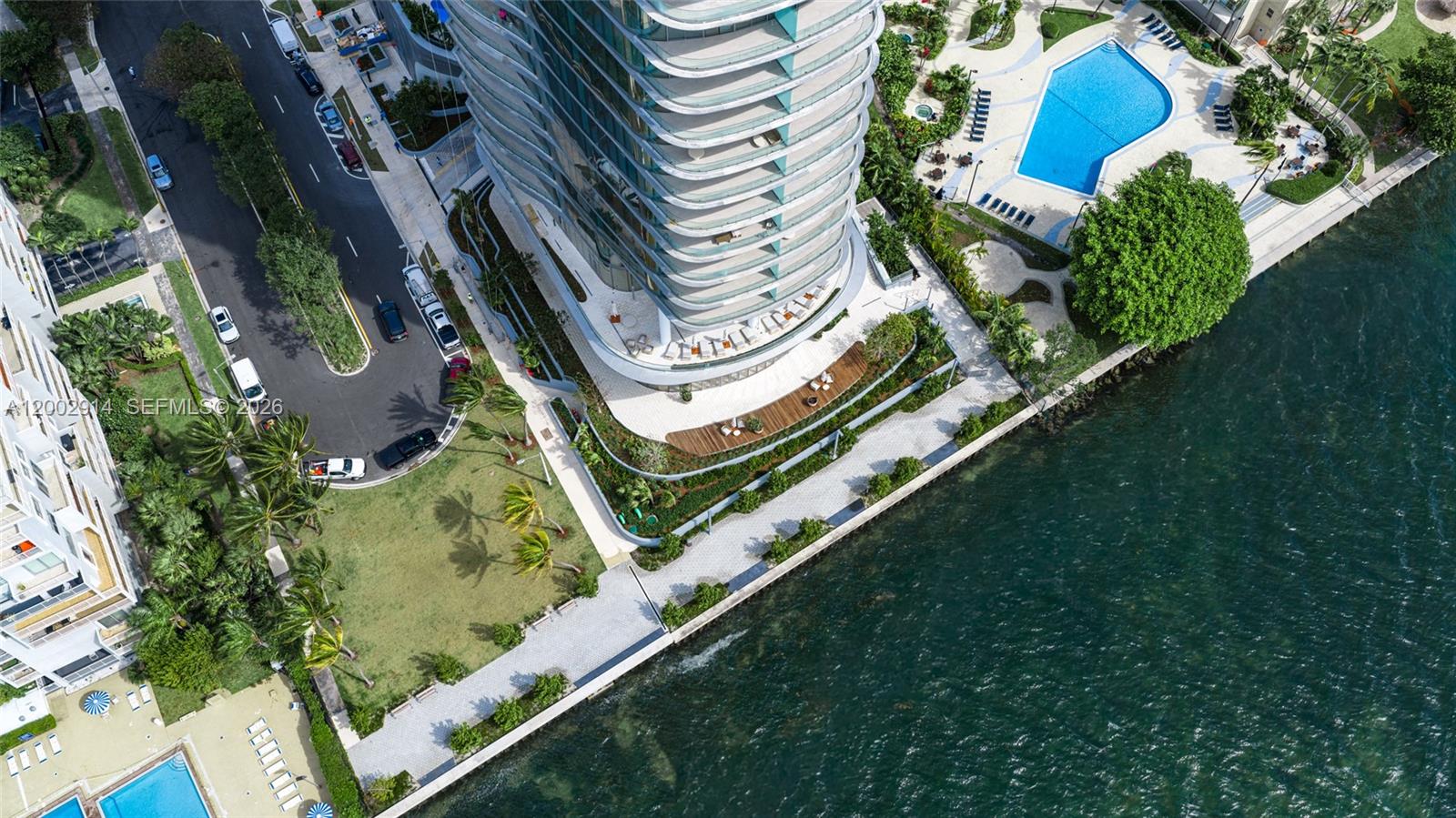 Una Residences - Residential