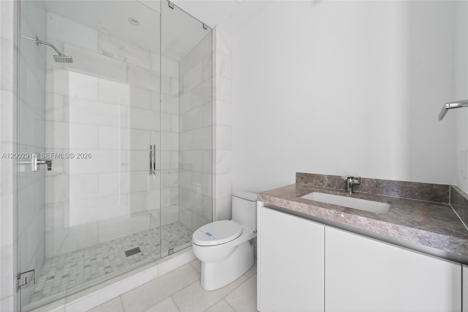 Una Residences - Residential