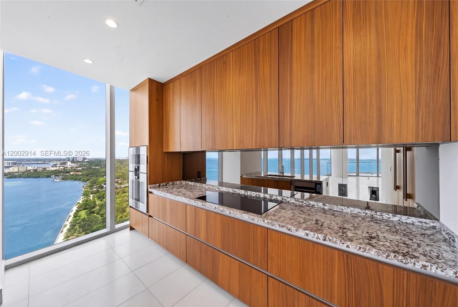 Una Residences - Residential