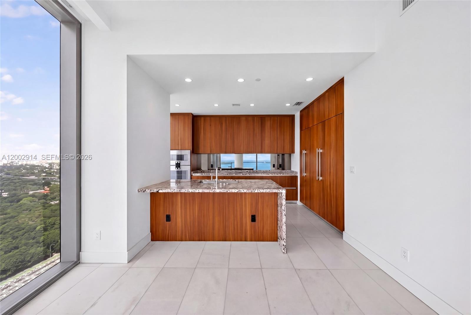 Una Residences - Residential