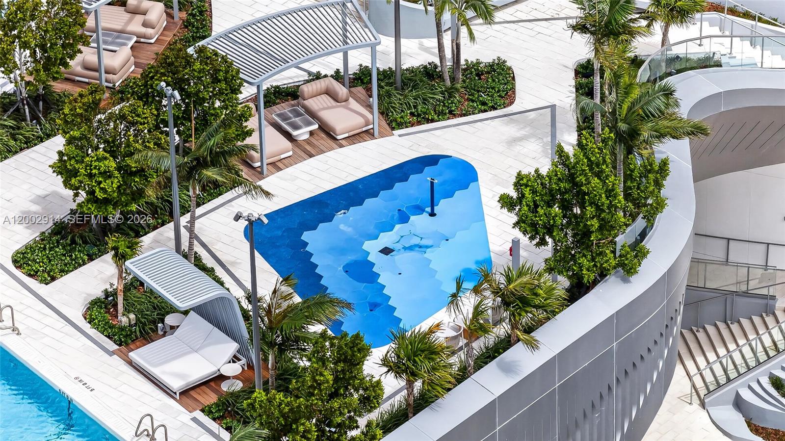 Una Residences - Residential