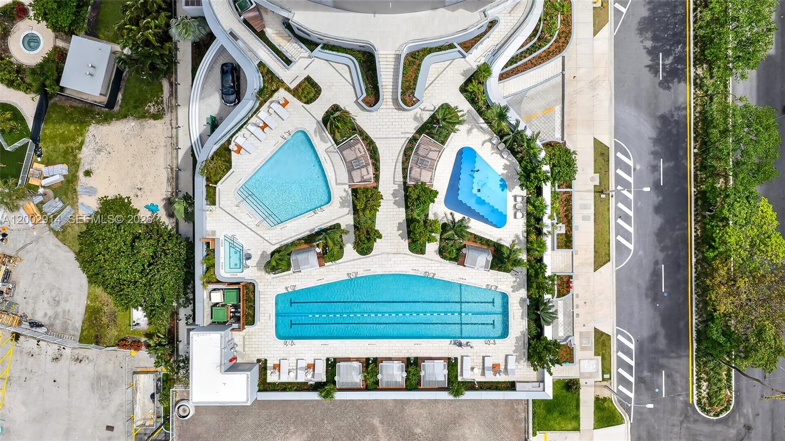 Una Residences - Residential