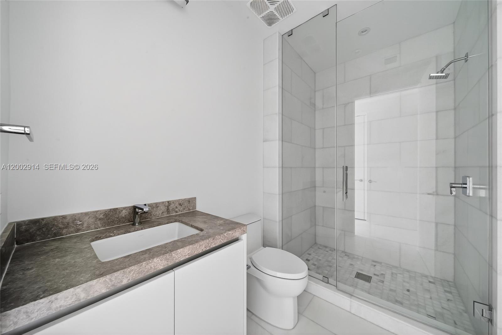 Una Residences - Residential