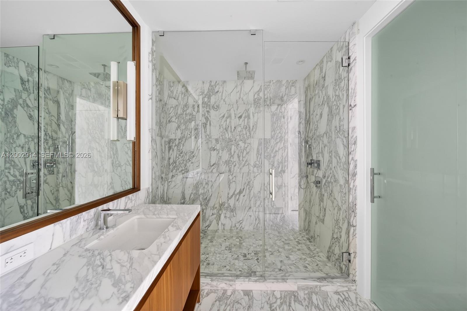 Una Residences - Residential