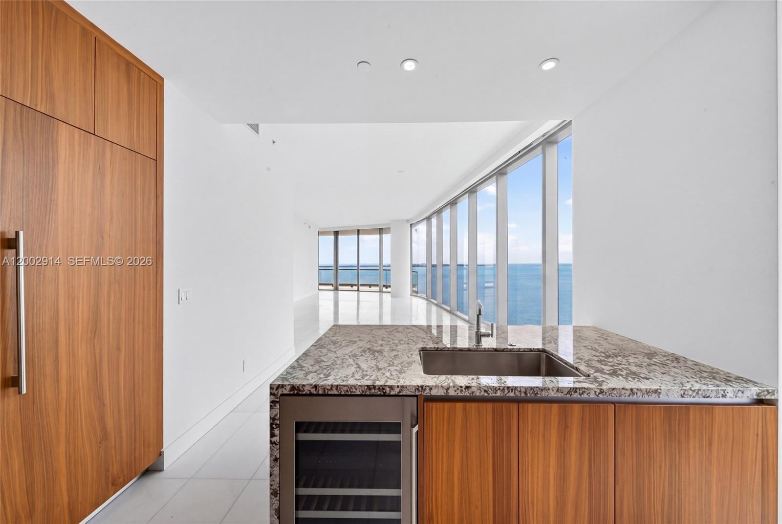 Una Residences - Residential