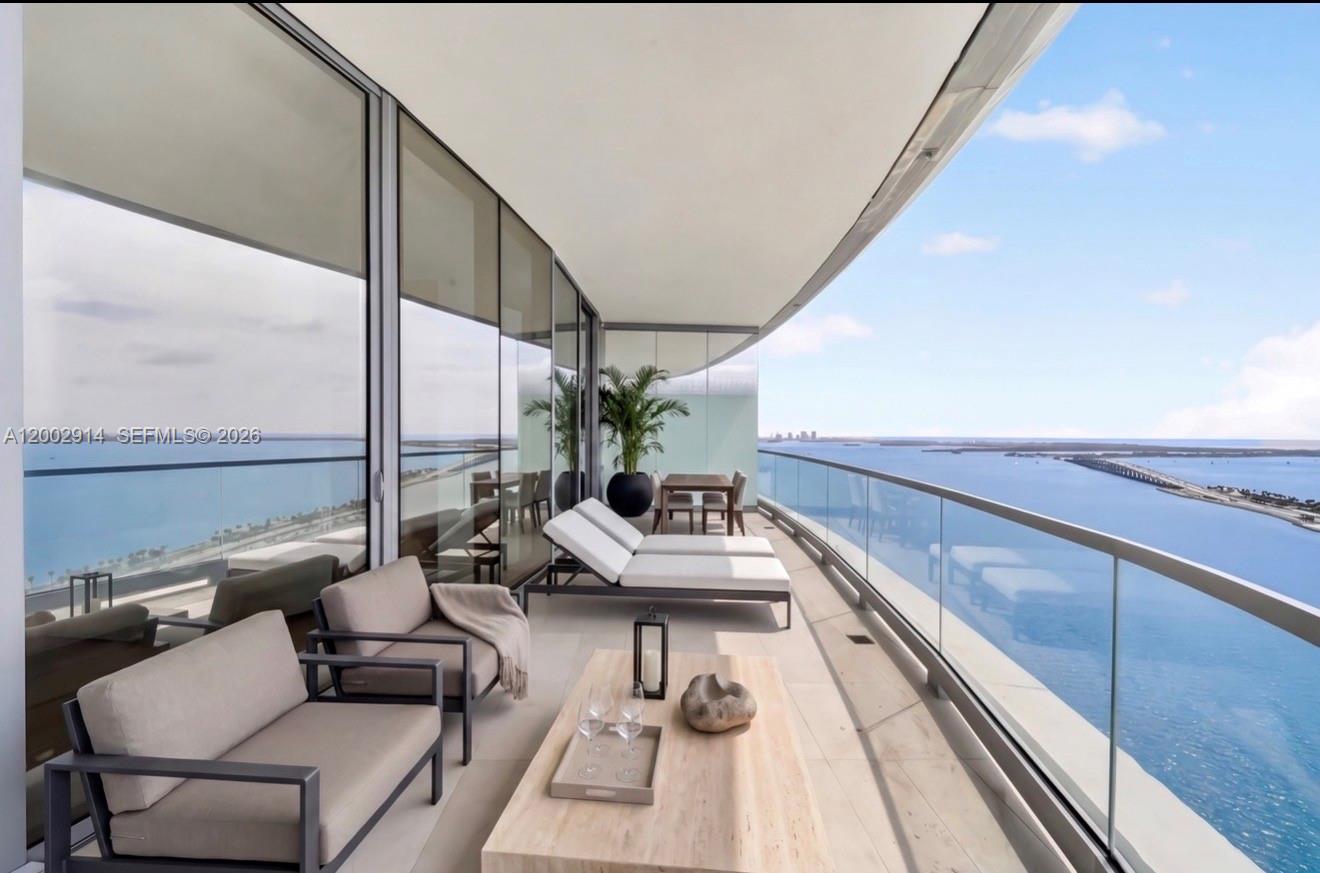 Una Residences - Residential