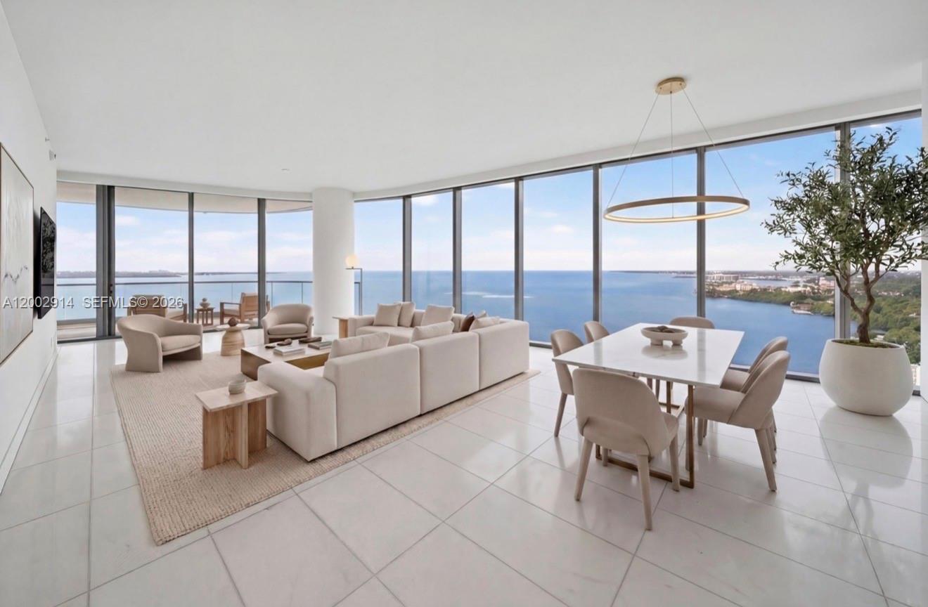 Una Residences - Residential