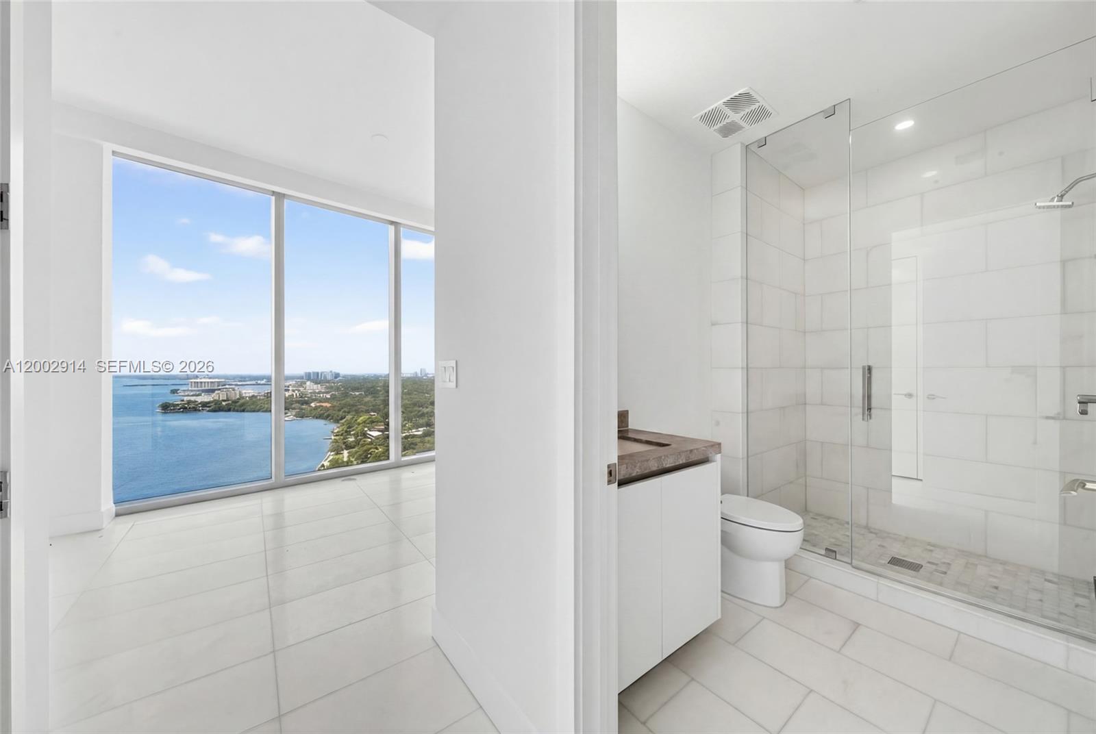 Una Residences - Residential