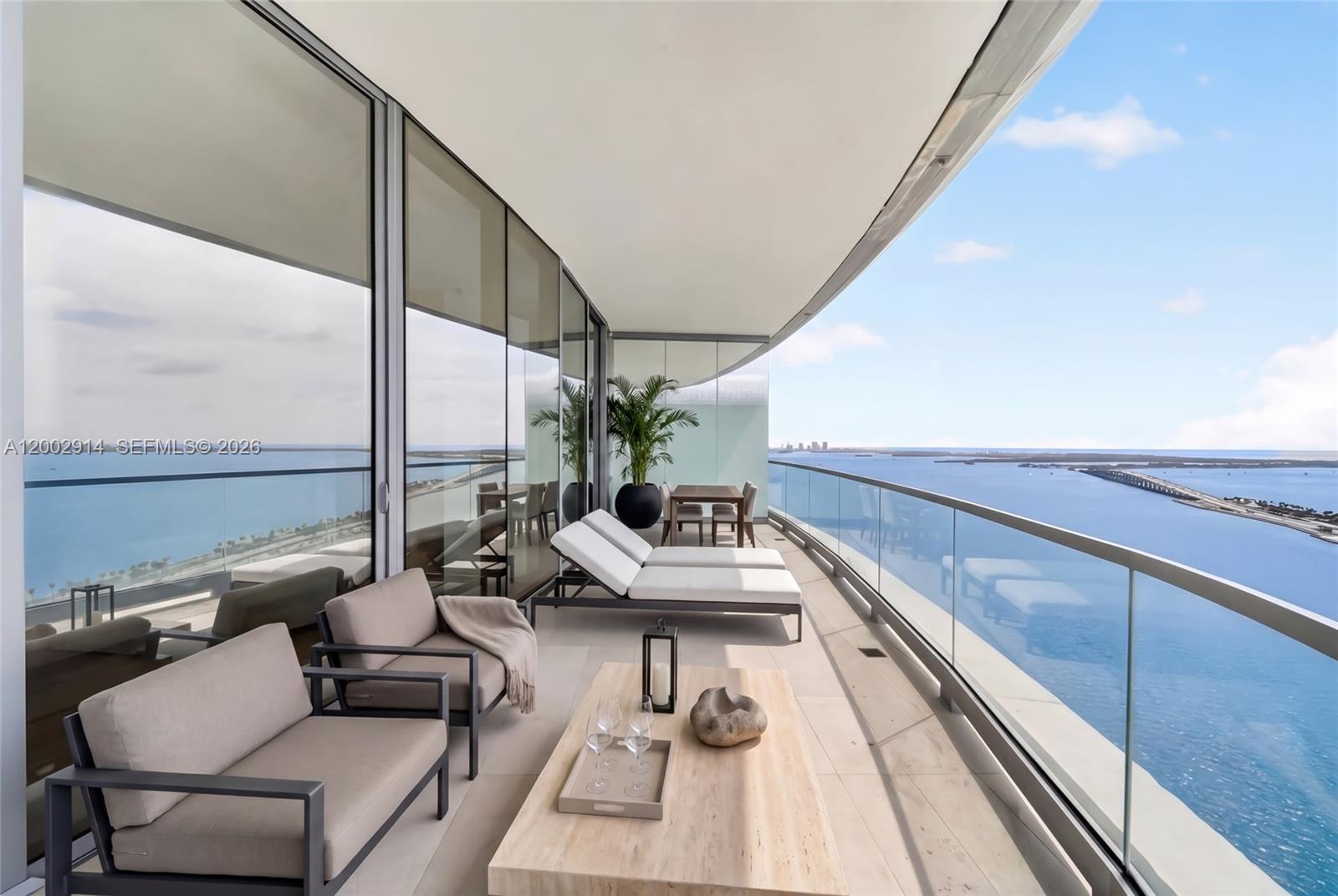 Una Residences - Residential