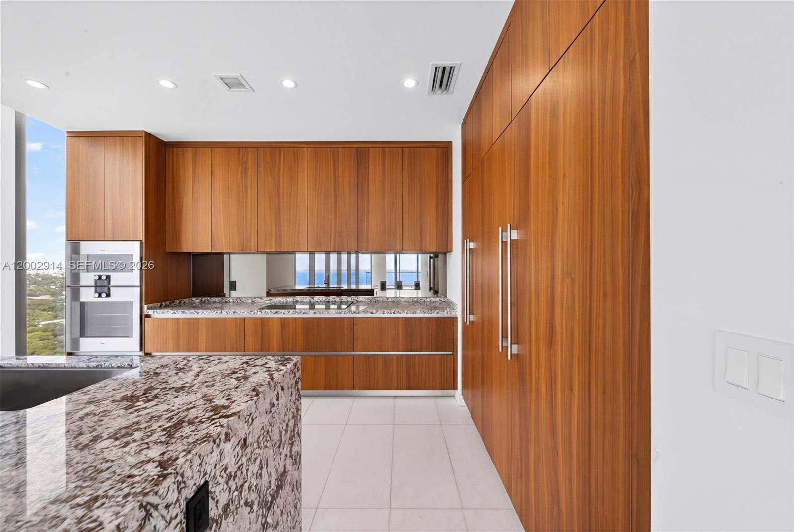 Una Residences - Residential