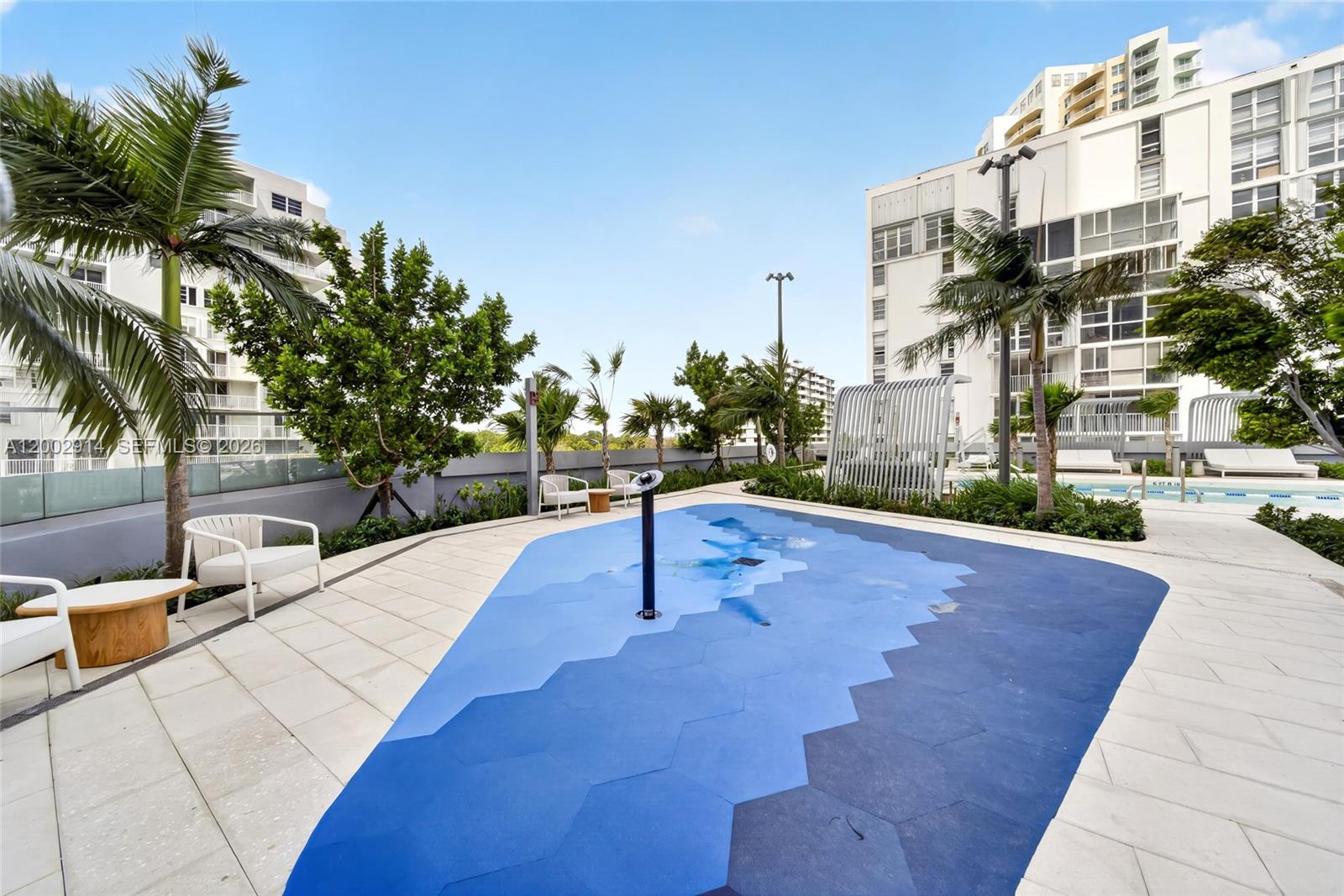 Una Residences - Residential