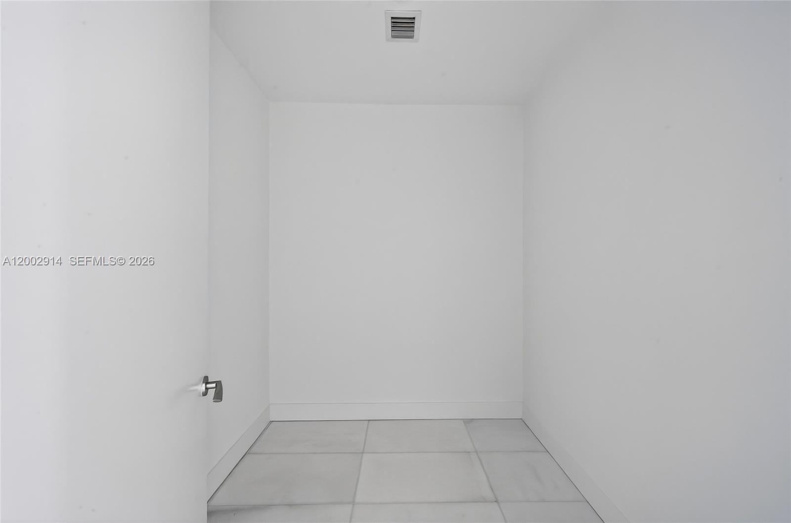 Una Residences - Residential