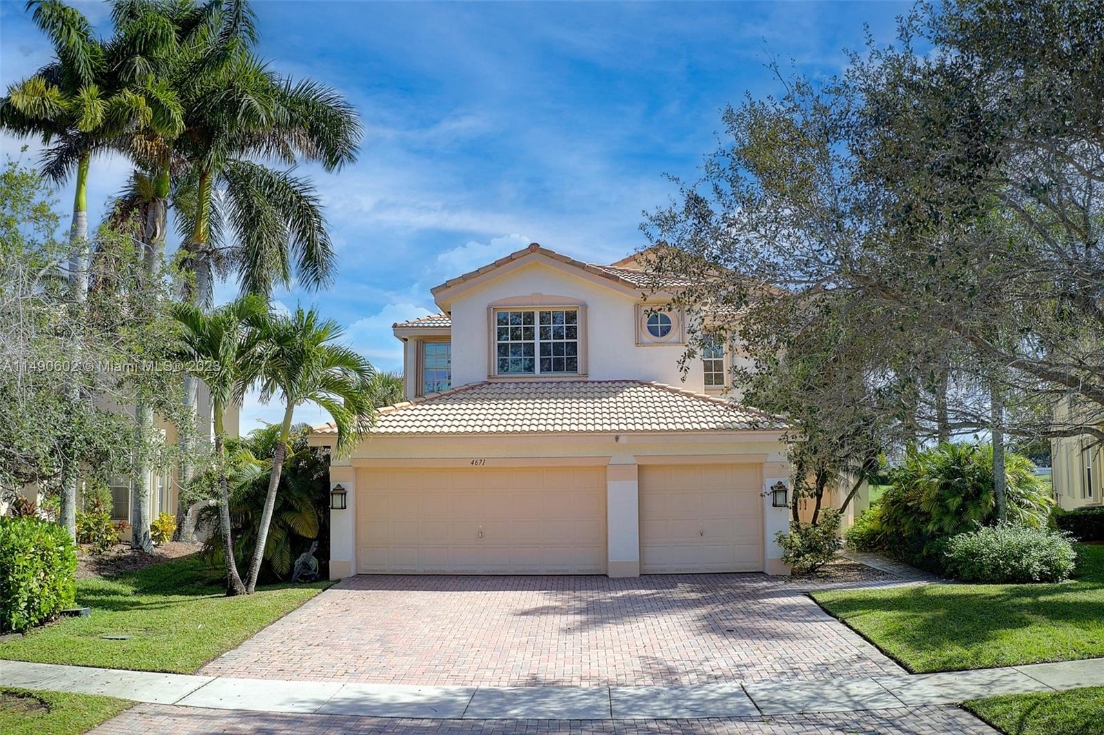Your Forever Home is Here!!! Updated 6 bed 4 bath Amazing Lakefront Mini-Mansion with 3 Car Garage & over 4,200 total sf on an oversized lot. Updates include Chef's Kitchen with Quartz Countertops, Stainless Steel Appl. Accordion Shutters, 2-Zone A/C, Prime Suite features Sitting Area, 2 Walk-In Closets, Separate Whirlpool Tub & Shower. Additional 4 bedrooms & 2 baths upstairs plus 1 full bed & bath downstairs. Covered Patio on a Pie shaped lot plenty of privacy & enjoyment. Lake Views from almost every room. Silver Falls is a Resort style guard gated community with pool, gym, jogging paths, tennis & basketball courts, playground & more. Low $155 HOA fee includes Internet/Wi-Fi plus ammenities. Great Schools, Fine Dining, Shopping, plus more. Showings start Sunday 11/26 12 PM to 2 PM