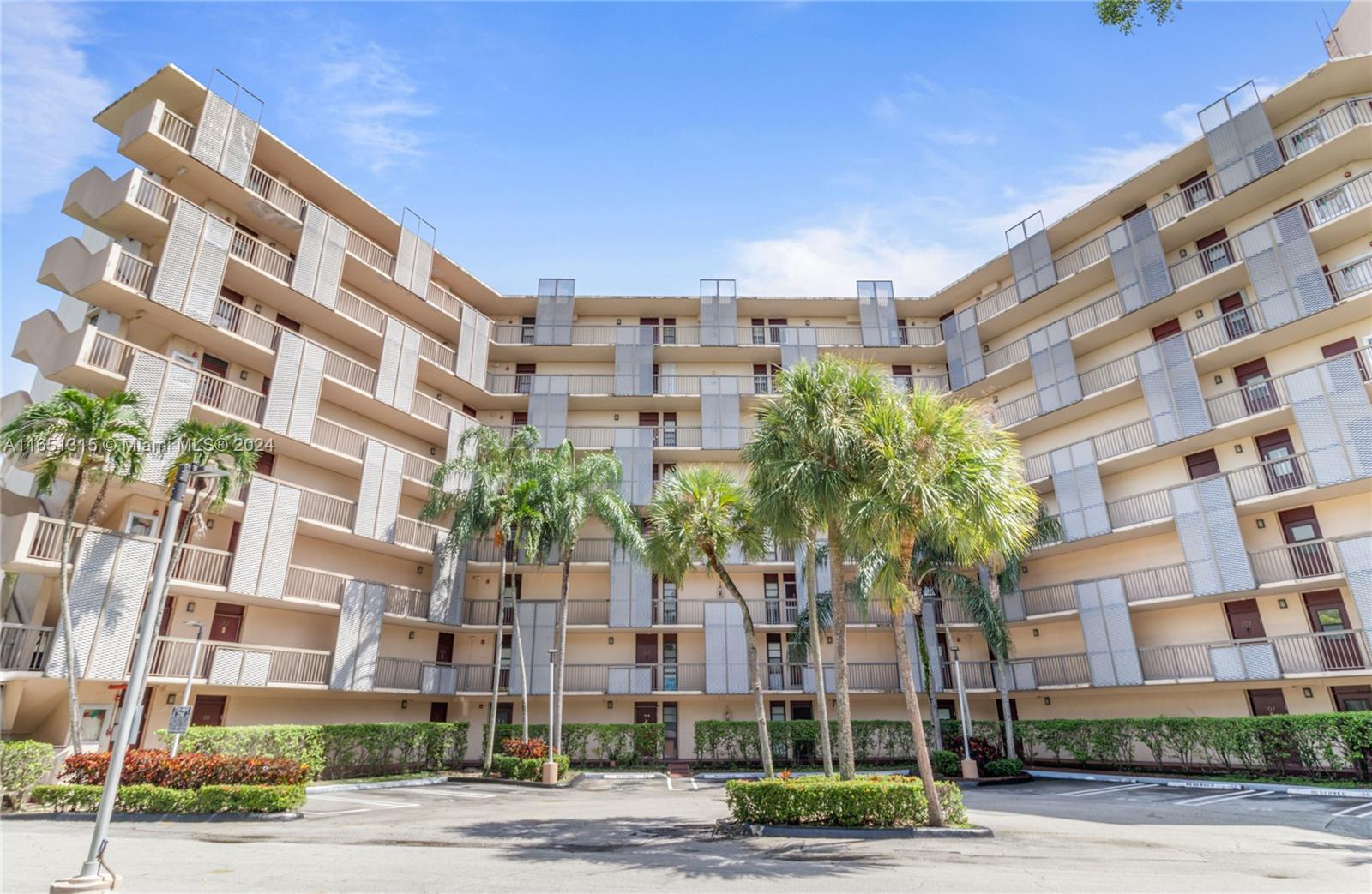 Property for Sale at 3301 N Country Club Dr 312, Aventura, Miami-Dade County, Florida - Bedrooms: 2 
Bathrooms: 2  - $280,000
