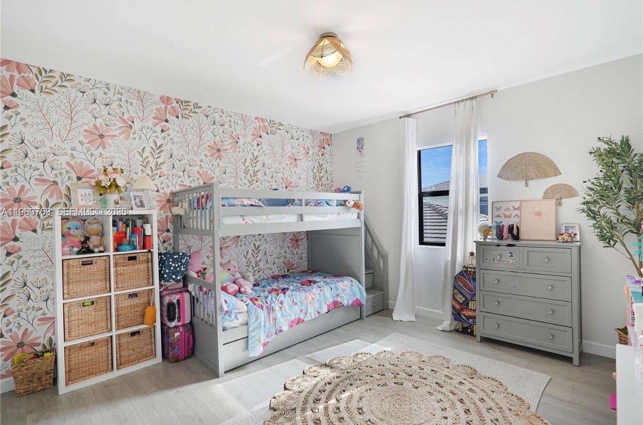 ENCLAVE SOUTH PHASE 1 - Residential