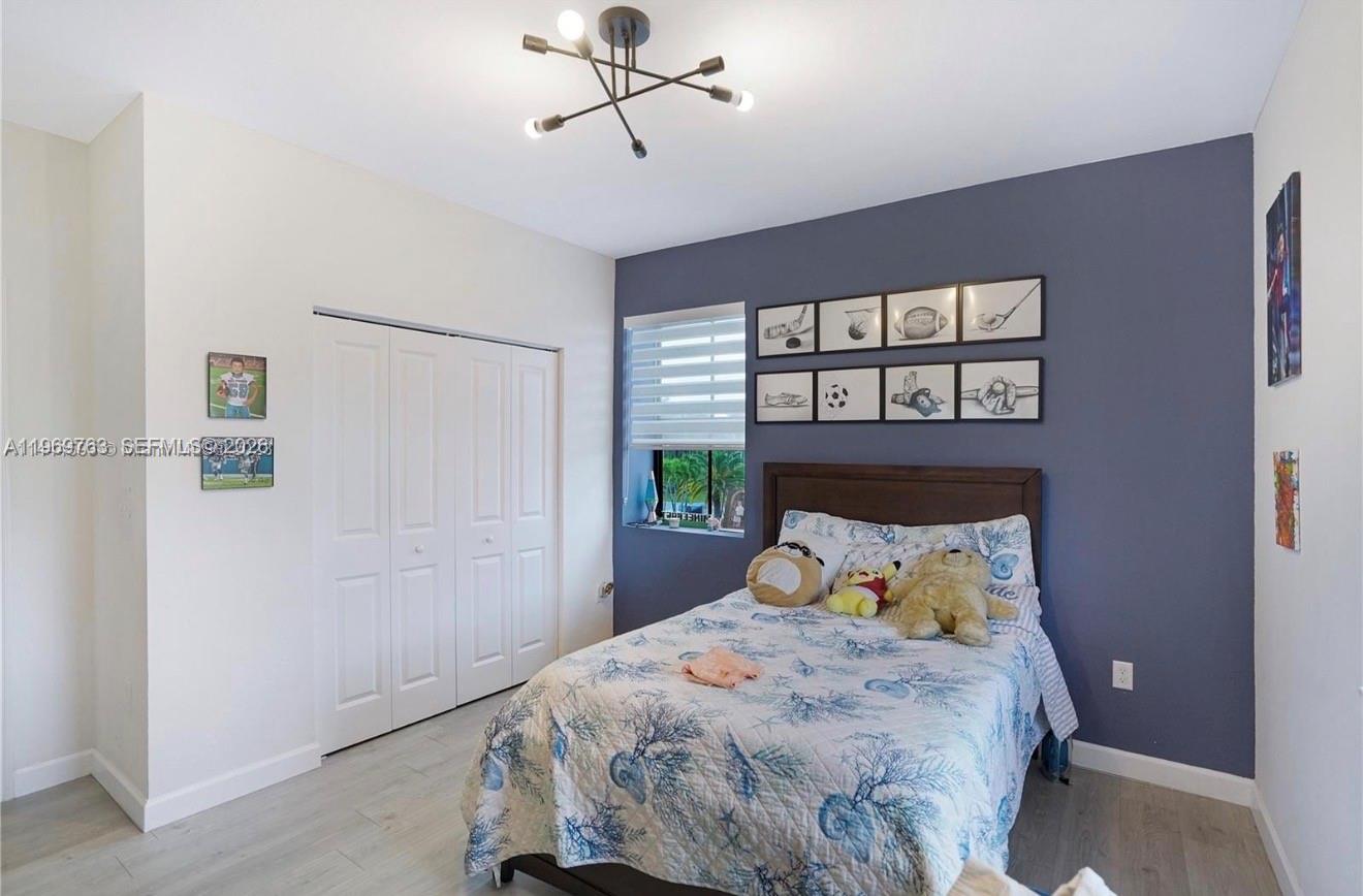 ENCLAVE SOUTH PHASE 1 - Residential