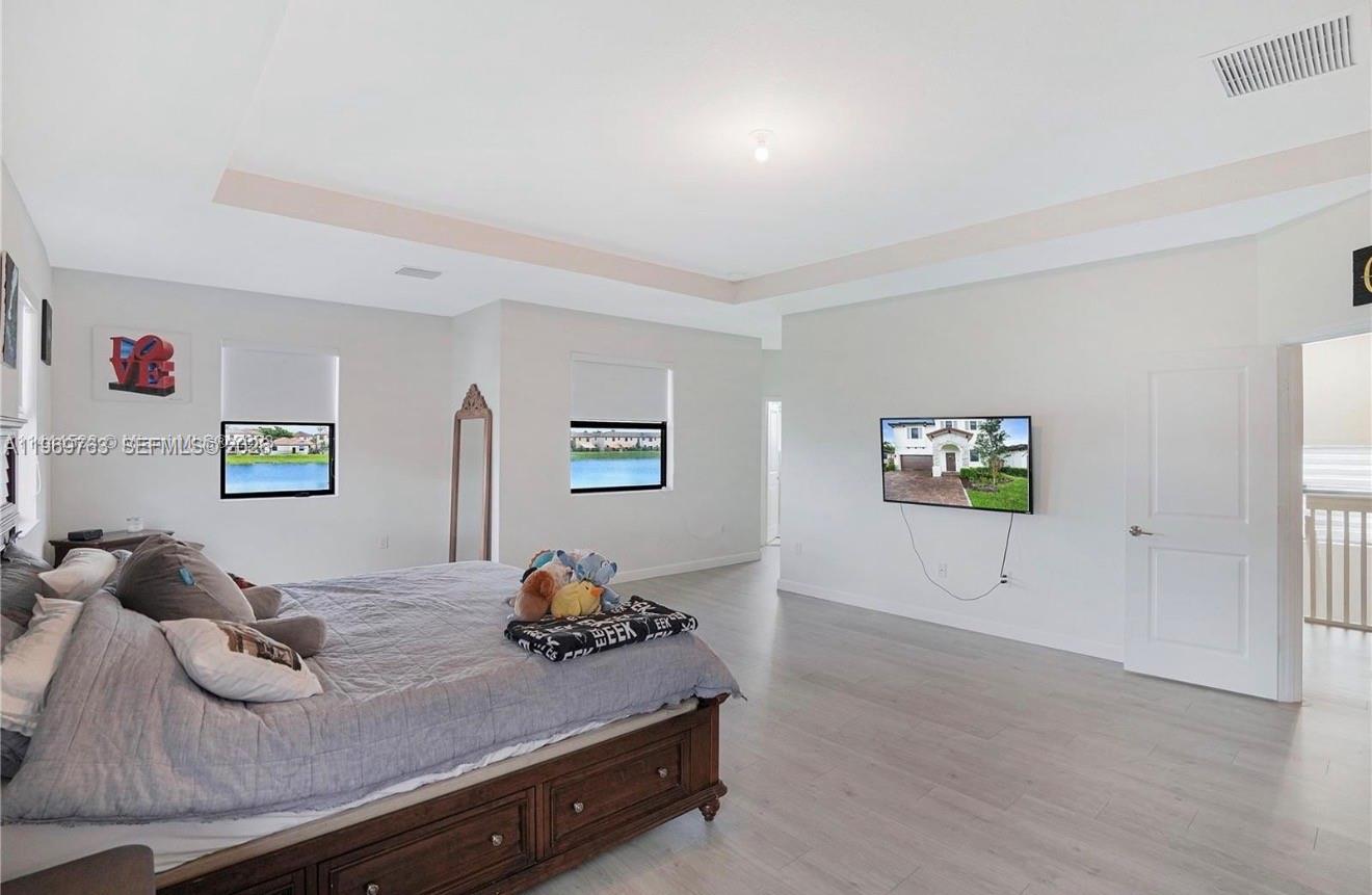 ENCLAVE SOUTH PHASE 1 - Residential