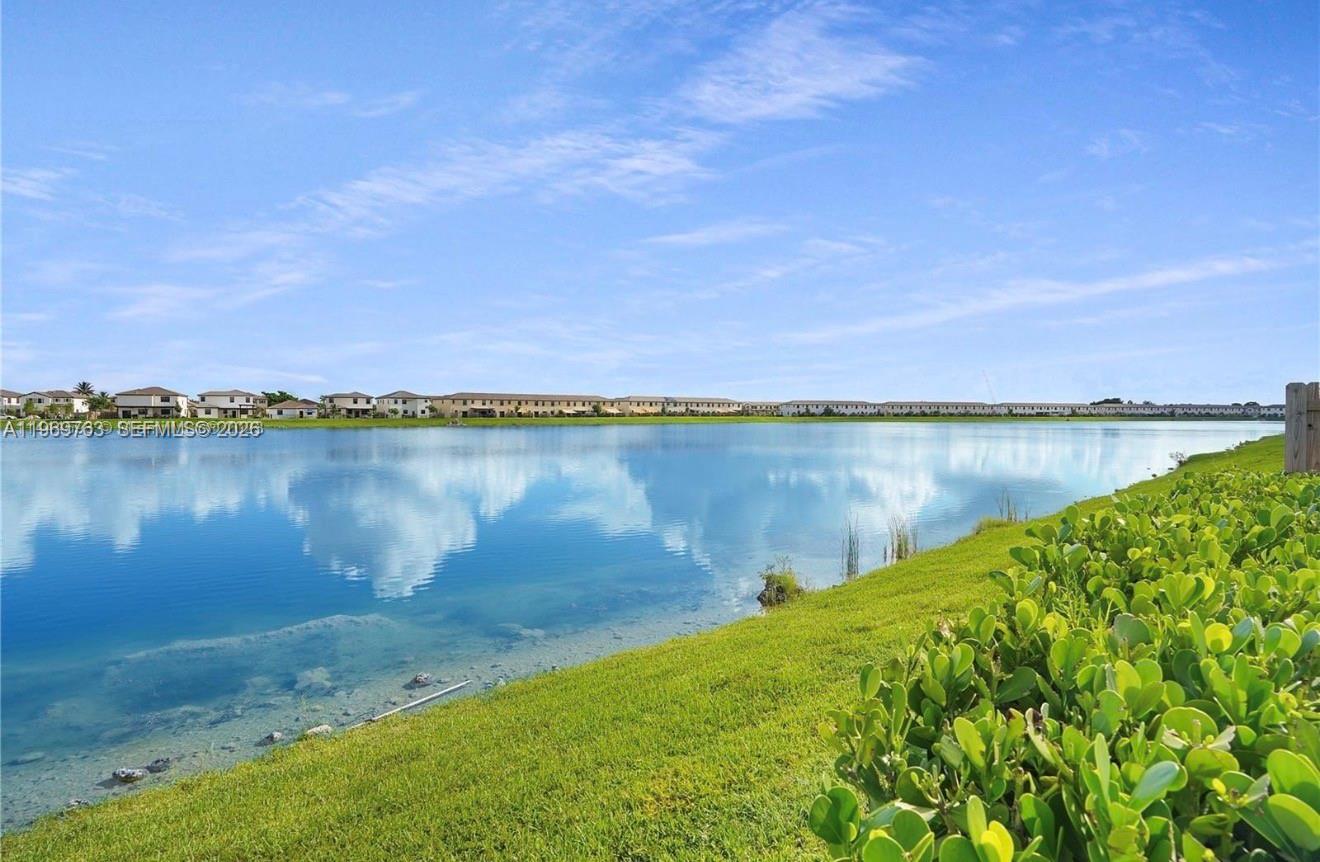 ENCLAVE SOUTH PHASE 1 - Residential