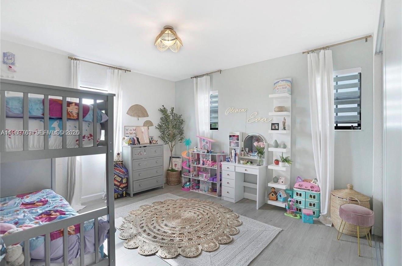 ENCLAVE SOUTH PHASE 1 - Residential