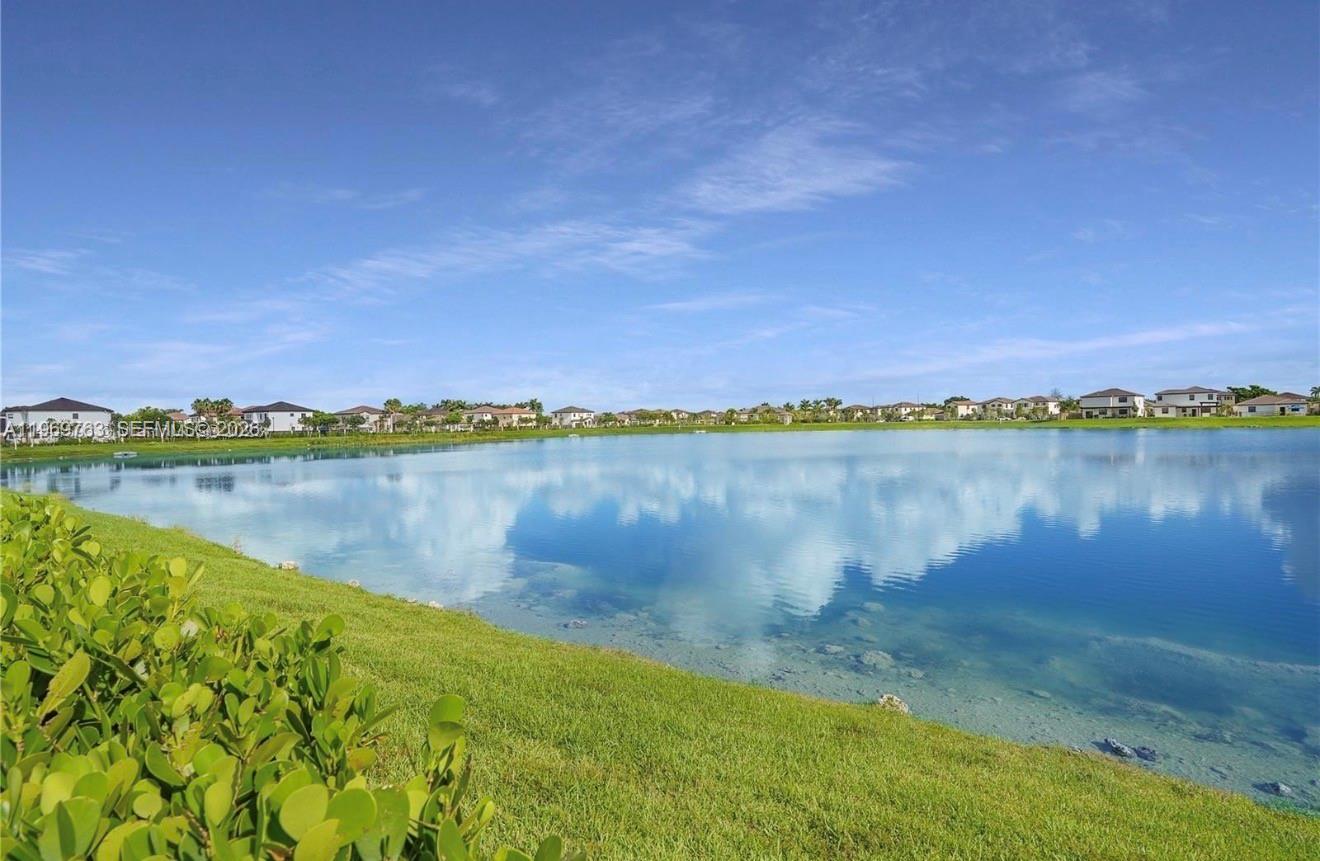 ENCLAVE SOUTH PHASE 1 - Residential