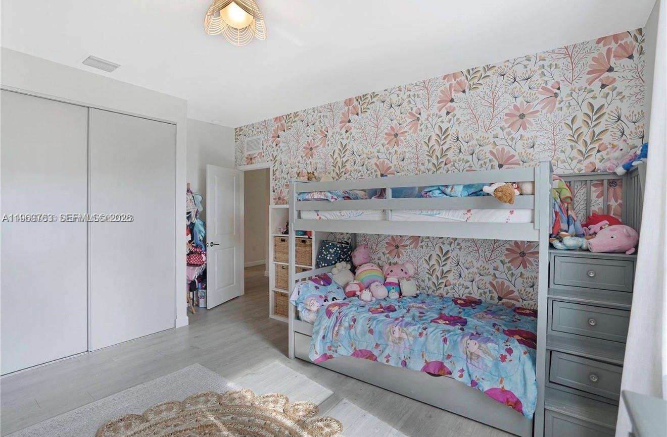 ENCLAVE SOUTH PHASE 1 - Residential