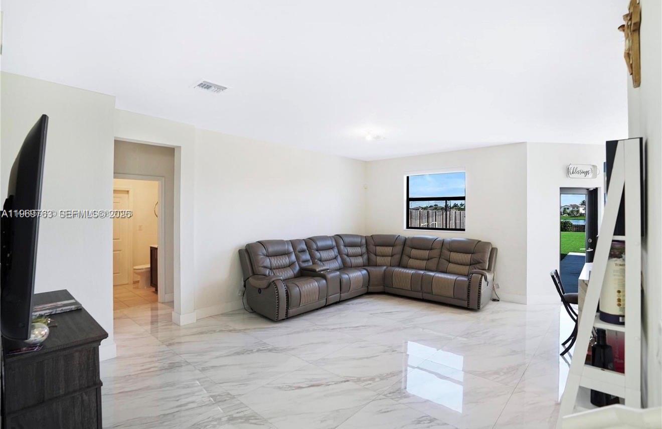 ENCLAVE SOUTH PHASE 1 - Residential