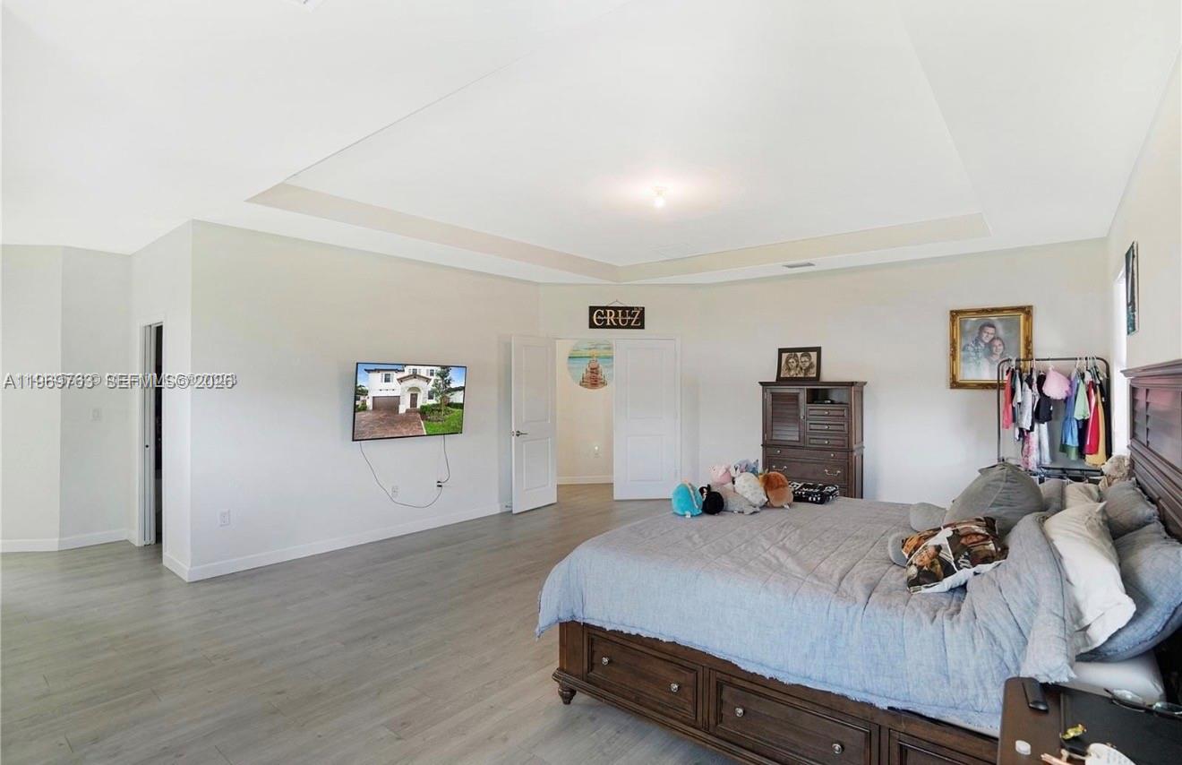 ENCLAVE SOUTH PHASE 1 - Residential