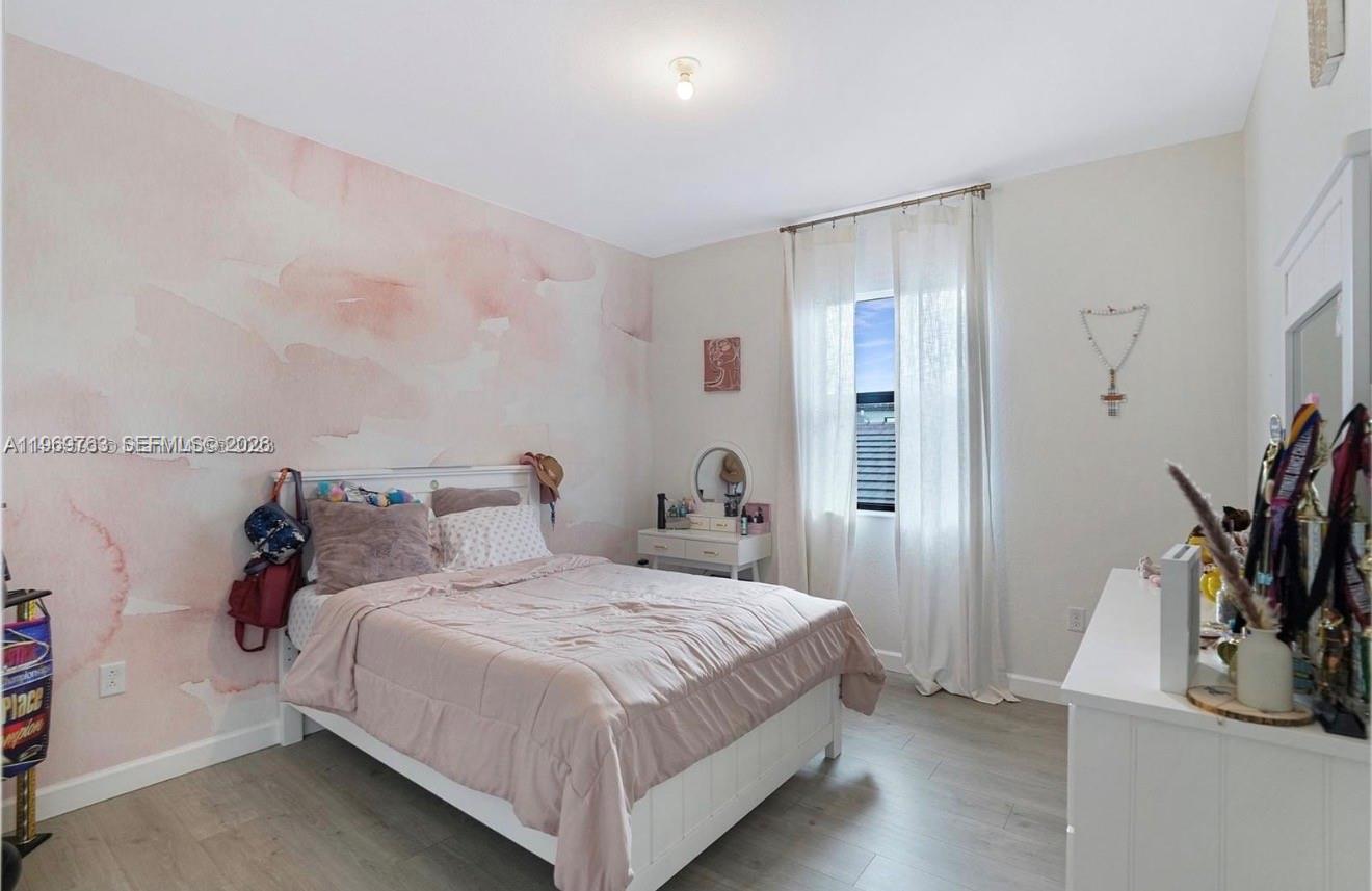 ENCLAVE SOUTH PHASE 1 - Residential