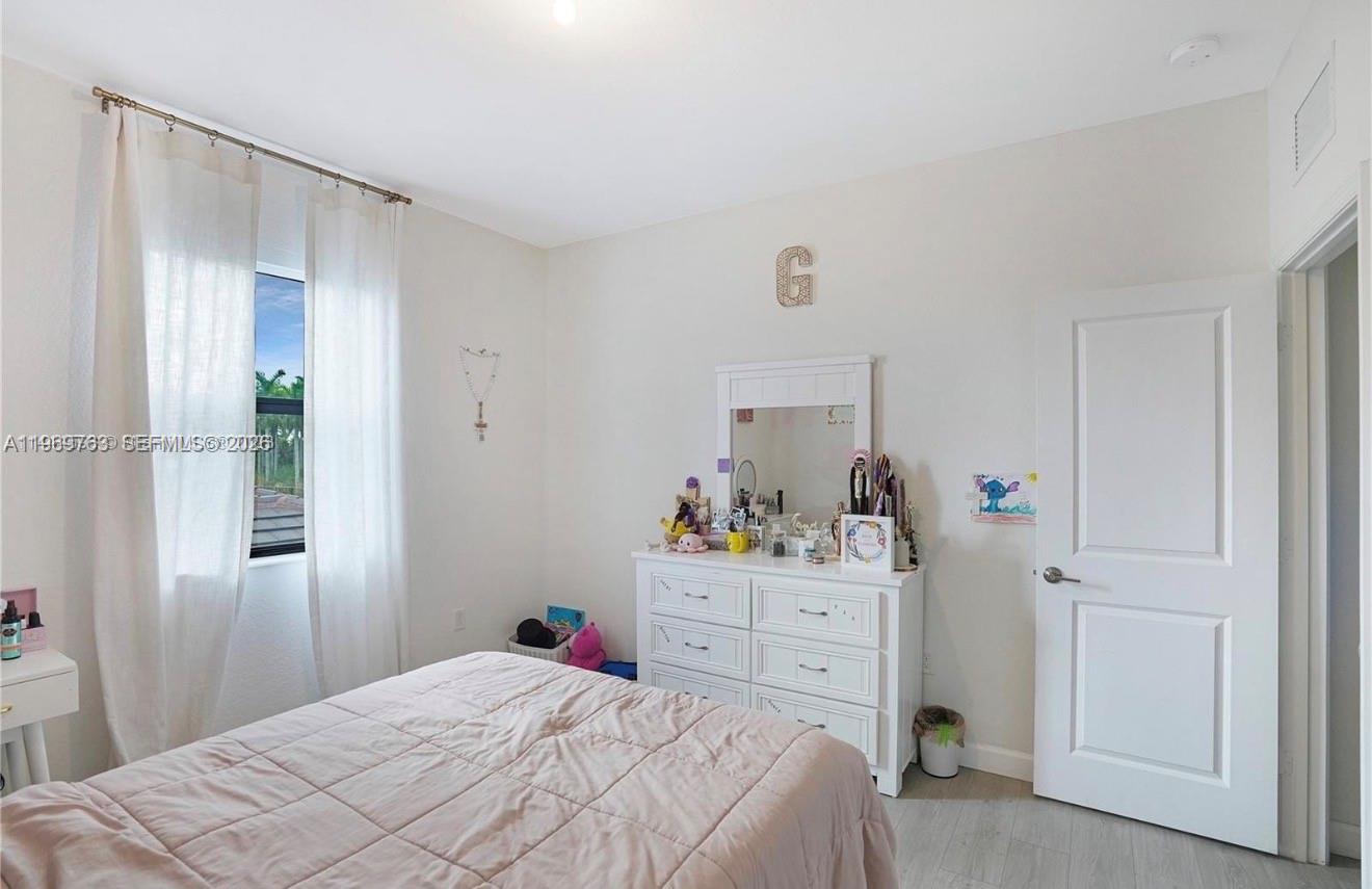 ENCLAVE SOUTH PHASE 1 - Residential