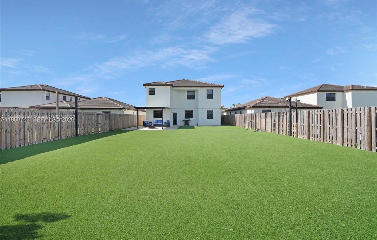 ENCLAVE SOUTH PHASE 1 - Residential