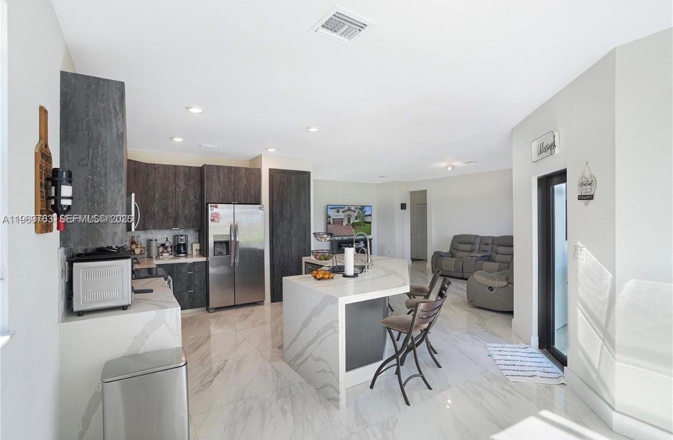 ENCLAVE SOUTH PHASE 1 - Residential