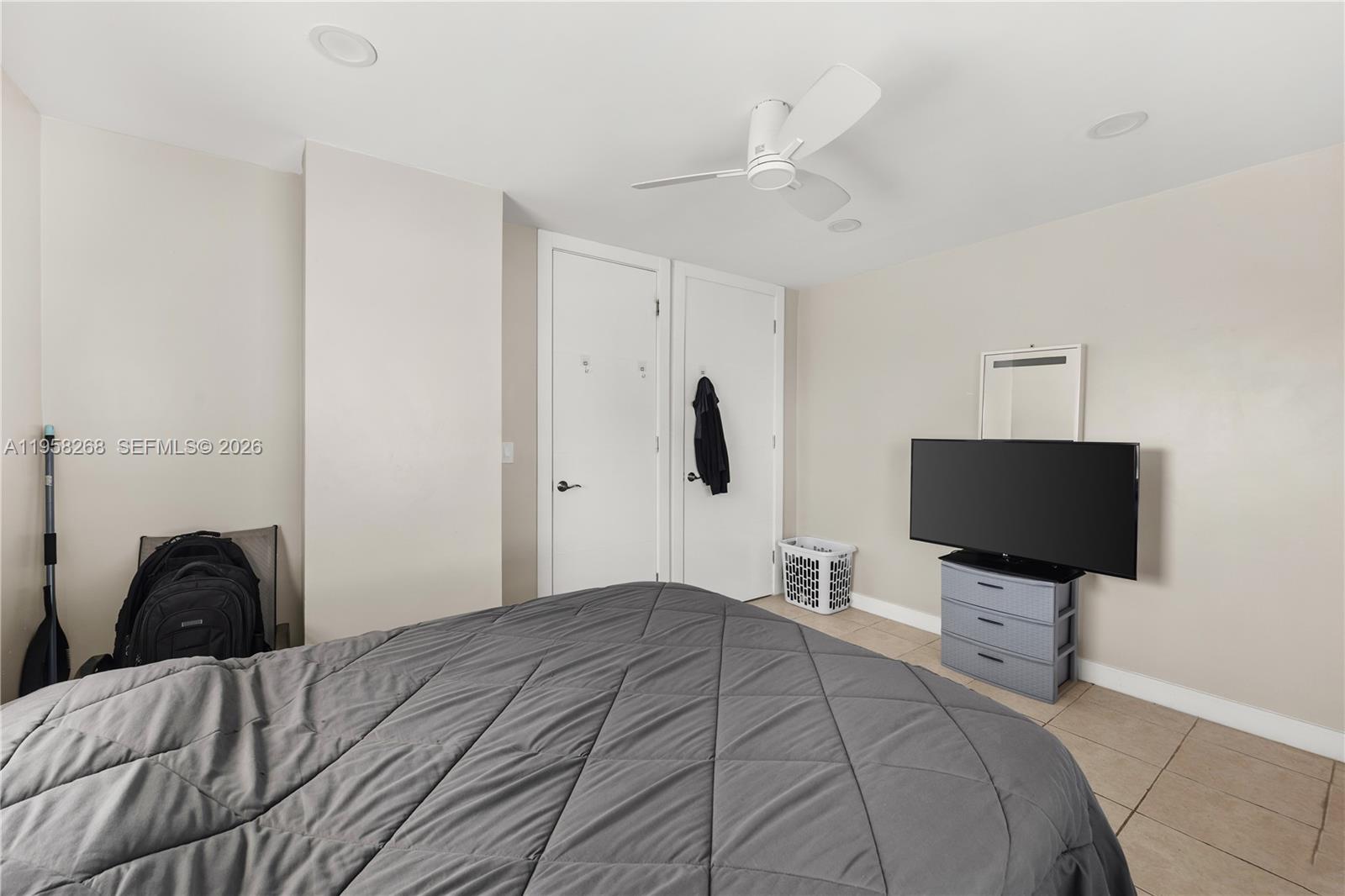 OAKLAND PARK SECOND ADD - Residential Income