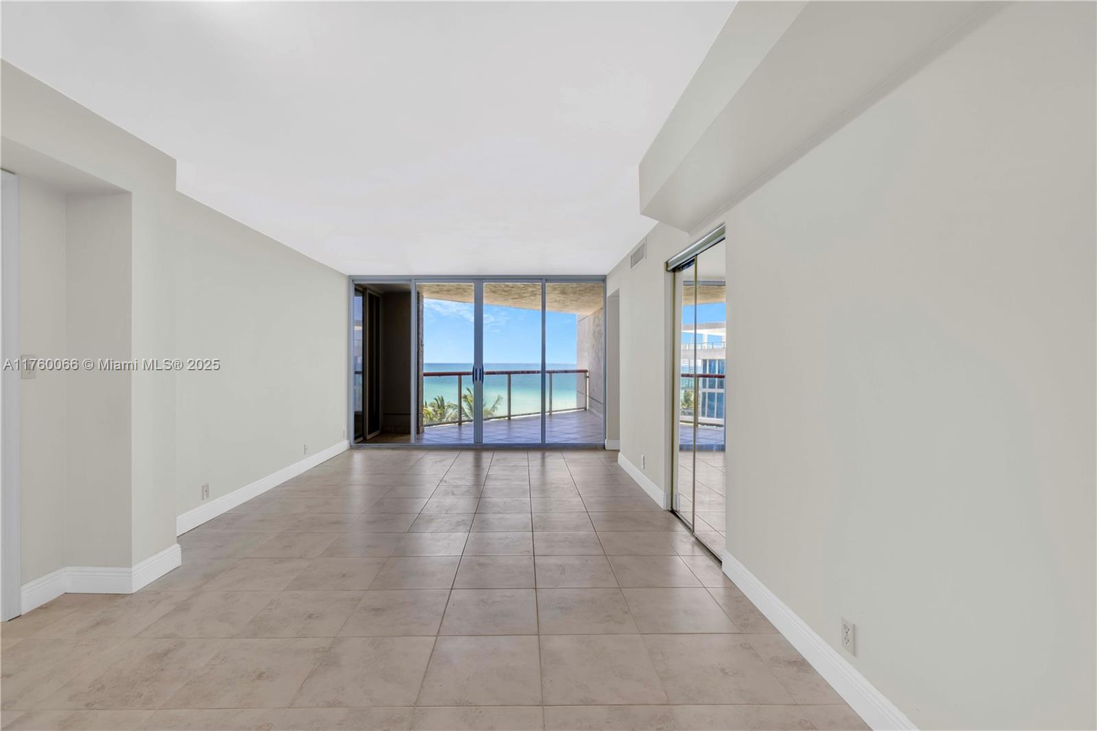 6767 Collins Ave 707