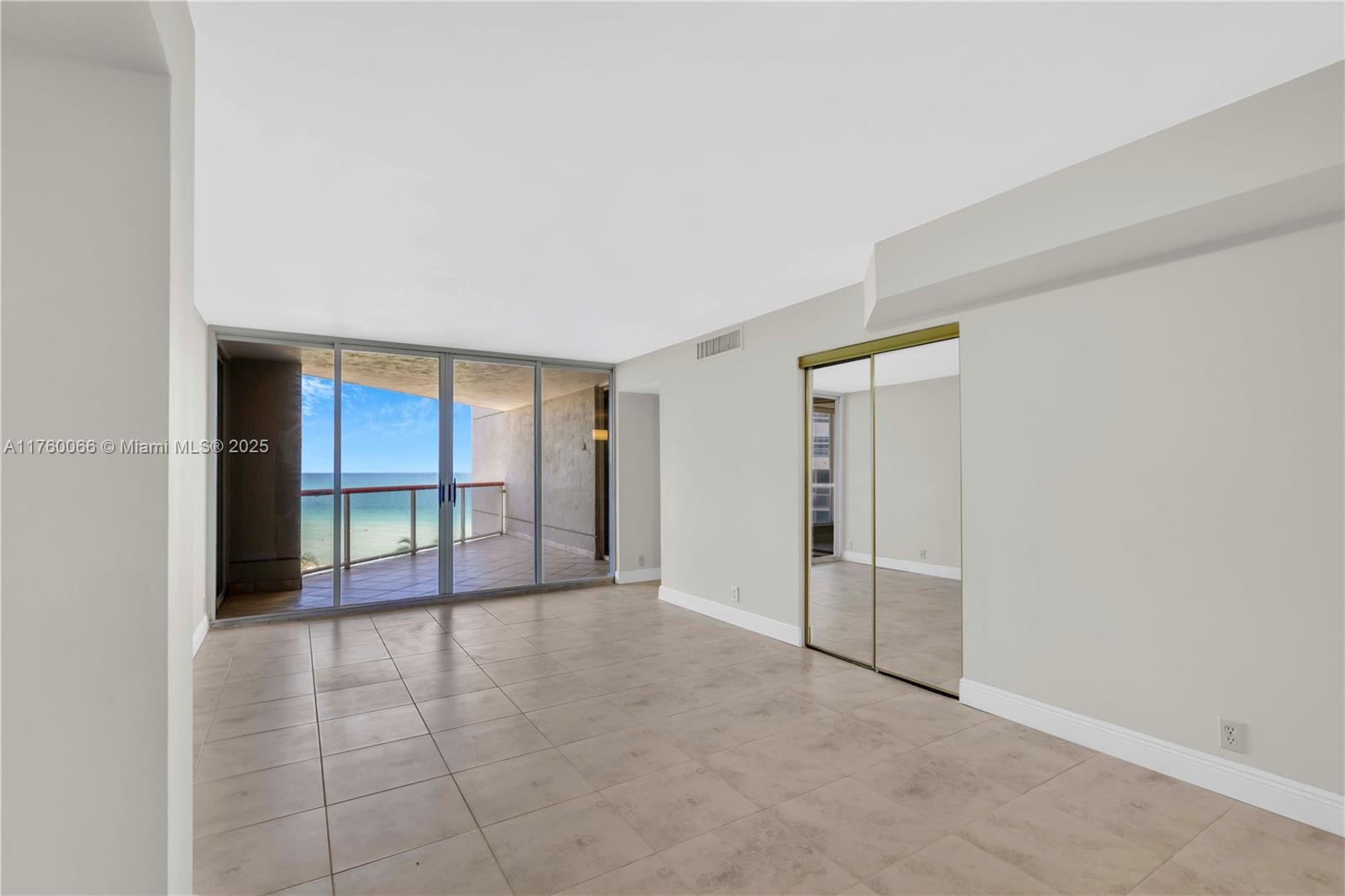 6767 Collins Ave 707