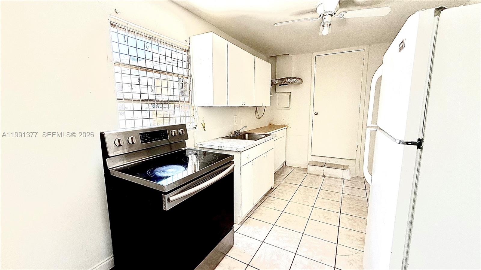 AVOCADO ESTATES - Residential