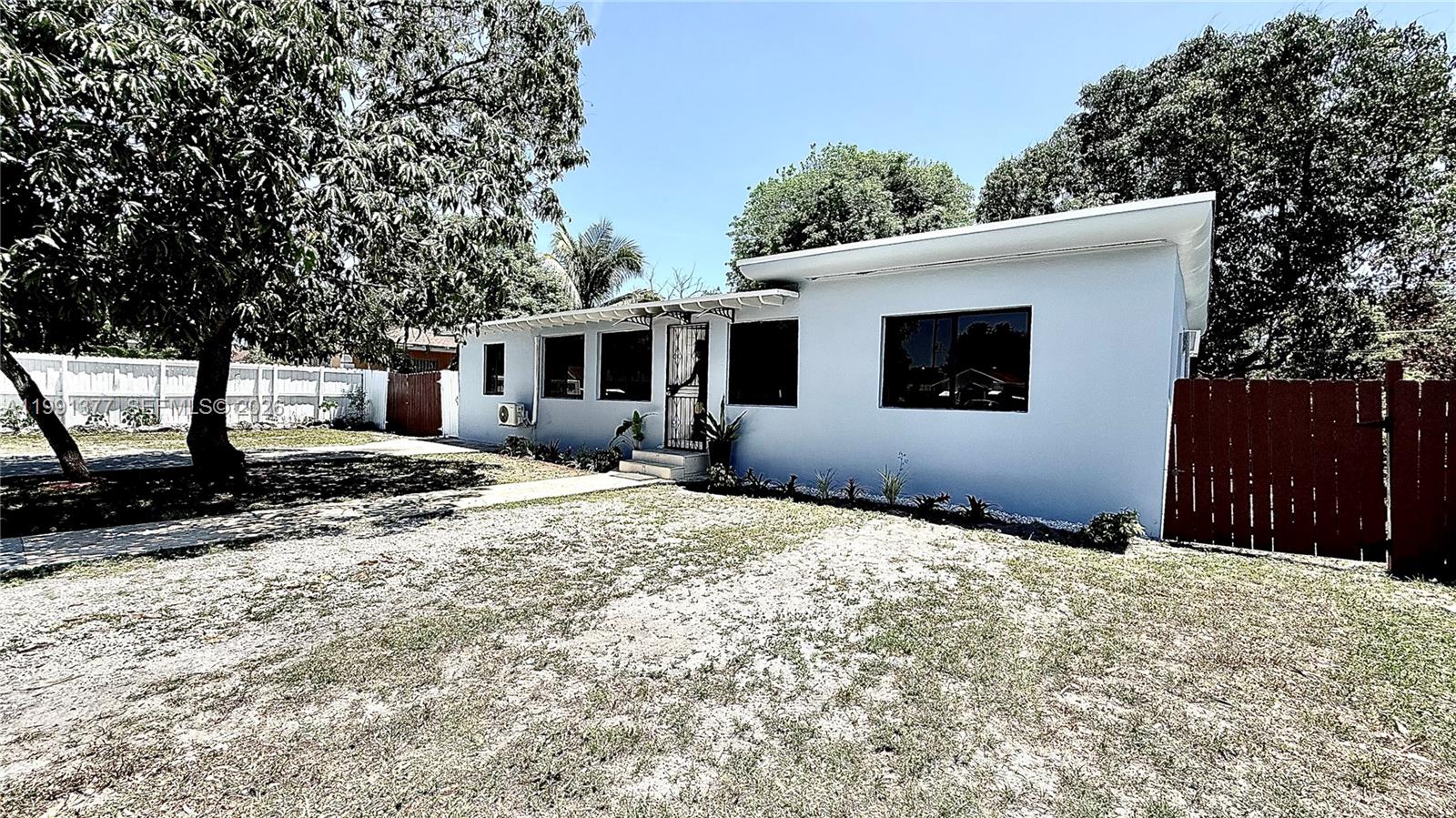 AVOCADO ESTATES - Residential