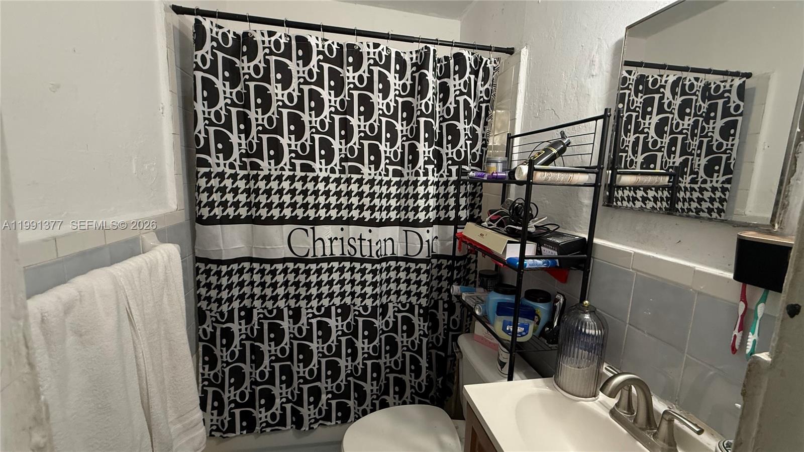 AVOCADO ESTATES - Residential