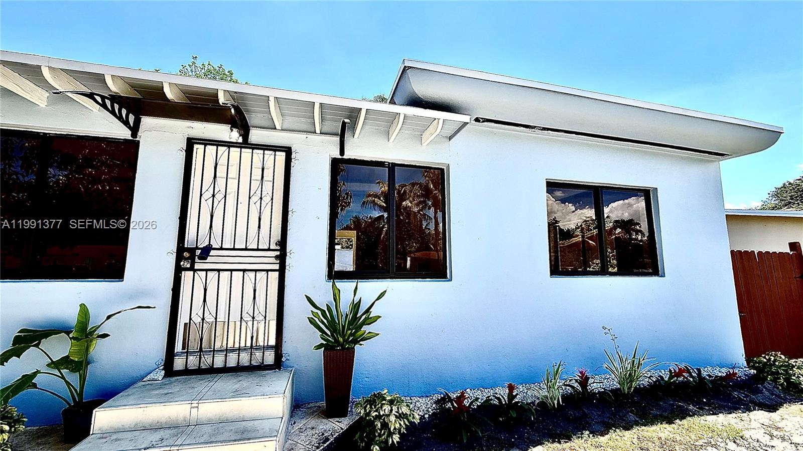 AVOCADO ESTATES - Residential