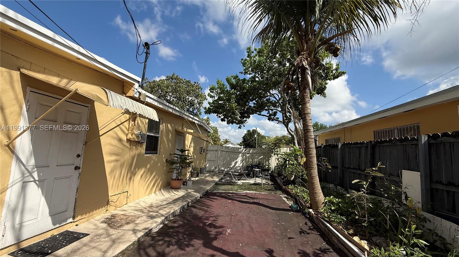 AVOCADO ESTATES - Residential